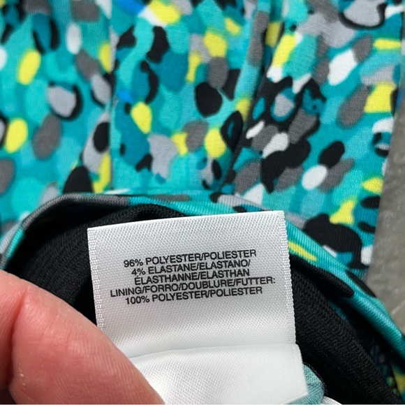 Kasper Sleeveless Top - Picture 5 of 10